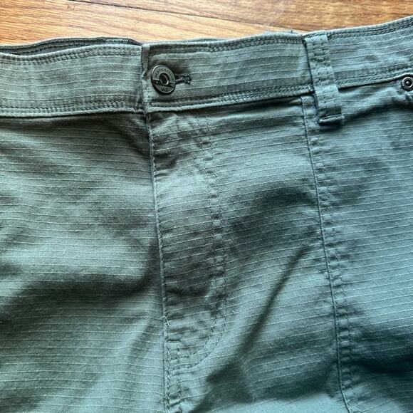 Weatherproof Green Casual Shorts – Size 38 - Picture 8 of 9